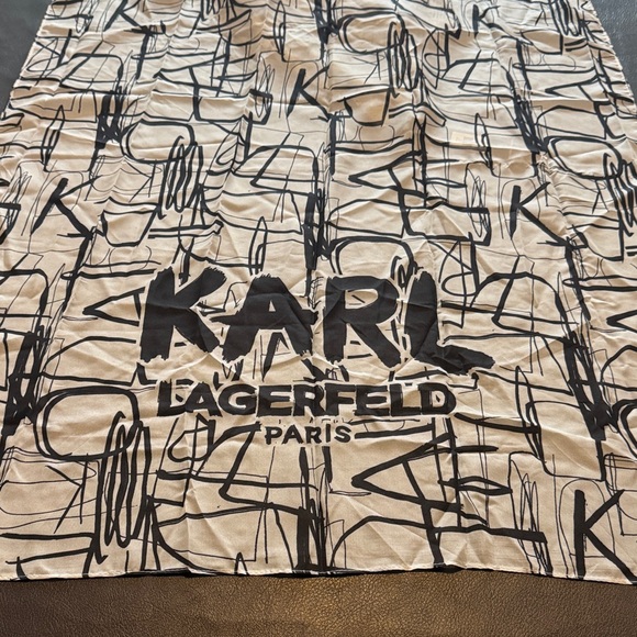 Karl Lagerfeld Accessories - NWT Karl Lagerfeld Graphic Black and White Scarf